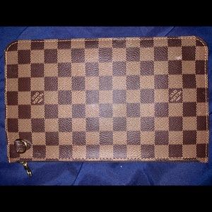 🔴Authentic Vuitton Neverfull MM Wristlet